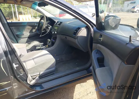 2004 Honda Accord 2.4 Lx z USA, uszkodzony, nr VIN 1HGCM56324A179028